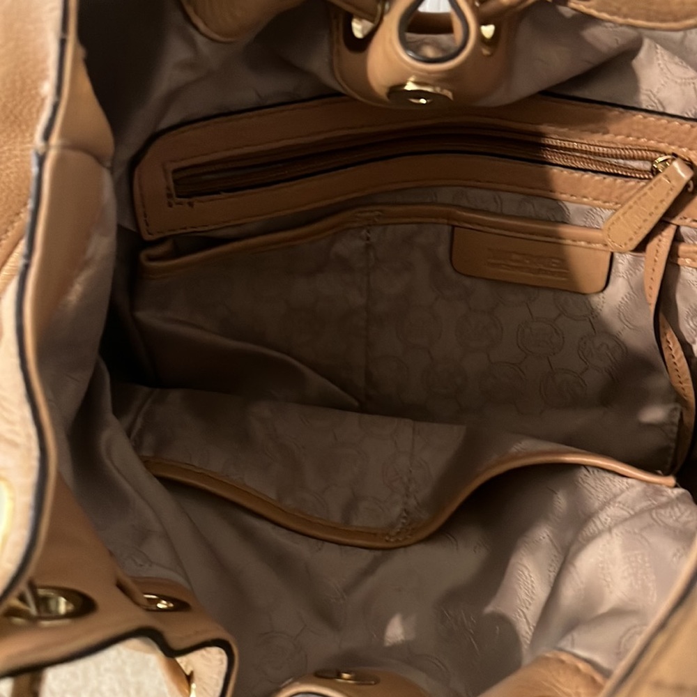 Authentic Michael Kors Handbag - image 4